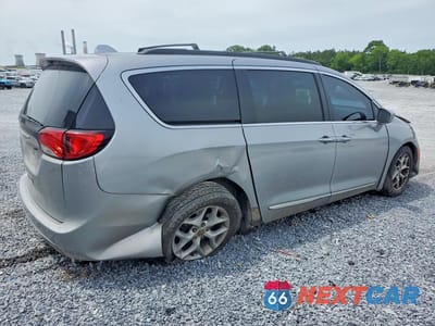 Trzecie zdjęcie samochodu z tyłu: 2017 CHRYSLER PACIFICA TOURING L VIN:2C4RC1BG3HR668181 - miniatura
