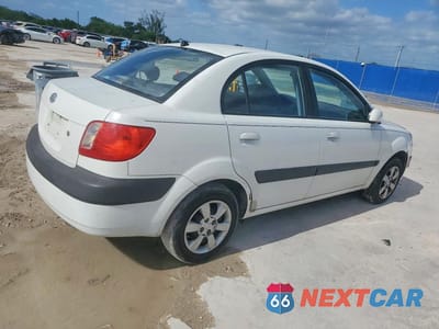 Trzecie zdjęcie samochodu z tyłu: 2006 KIA RIO BASE VIN:KNADE123466050774 - miniatura