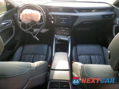 Zdjęcie 8 z 12 samochodu: 2021 AUDI E-TRON PRESTIGE VIN:WA1VAAGEXMB006726 - miniatura