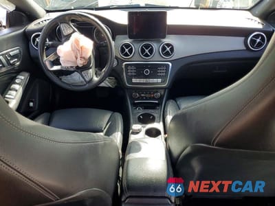 Zdjęcie 8 z 12 samochodu: 2018 MERCEDES-BENZ CLA 250 VIN:WDDSJ4EB5JN571663 - miniatura