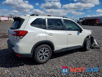 Trzecie zdjęcie samochodu z tyłu: 2023 SUBARU FORESTER PREMIUM VIN:JF2SKAEC3PH435538 - miniatura