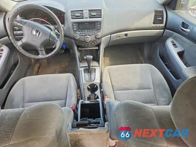 Zdjęcie 8 z 12 samochodu: 2004 HONDA ACCORD EX VIN:1HGCM56614A159492 - miniatura