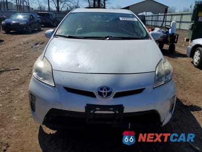 Piąte zdjęcie samochodu w środku: 2013 TOYOTA PRIUS TWO VIN:JTDKN3DU0D5549859 - miniatura