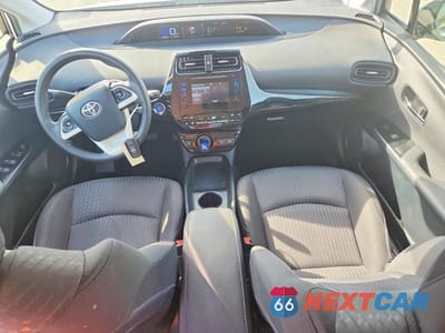 Zdjęcie 8 z 12 samochodu: 2017 TOYOTA PRIUS TWO VIN:JTDKBRFU7H3040412 - miniatura