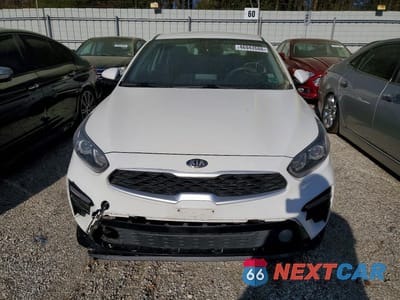 Piąte zdjęcie samochodu w środku: 2019 KIA FORTE LXS VIN:3KPF24AD3KE077680 - miniatura