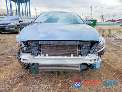 Piąte zdjęcie samochodu w środku: 2018 VOLVO S60 PREMIER VIN:LYV402HK6JB185873 - miniatura