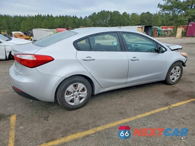 Trzecie zdjęcie samochodu z tyłu: 2016 KIA FORTE LX VIN:KNAFK4A66G5602751 - miniatura