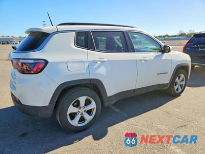 Trzecie zdjęcie samochodu z tyłu: 2017 JEEP COMPASS LATITUDE VIN:3C4NJDBB4HT679777 - miniatura