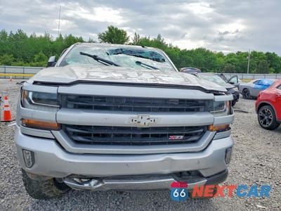 Piąte zdjęcie samochodu w środku: 2018 CHEVROLET SILVERADO K1500 LT VIN:3GCUKREC2JG474354 - miniatura