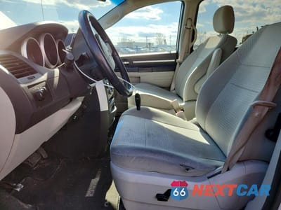 Zdjęcie 7 z 12 samochodu: 2010 DODGE GRAND CARAVAN SE VIN:2D4RN4DE4AR160737 - miniatura