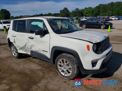 Czwarte zdjęcie samochodu z boku: 2023 JEEP RENEGADE LATITUDE VIN:ZACNJDB13PPP19101 - miniatura
