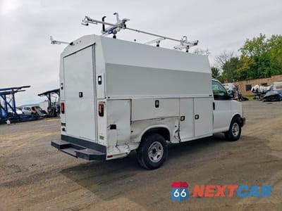Trzecie zdjęcie samochodu z tyłu: 2024 CHEV EXPRESS G3500 VIN:1GB0GRFP3R1177884 - miniatura