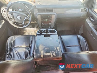 Zdjęcie 8 z 12 samochodu: 2010 CHEVROLET TAHOE K1500 LS VIN:1GNUKAE09AR285733 - miniatura