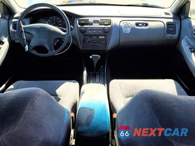 Zdjęcie 8 z 12 samochodu: 2000 HONDA ACCORD LX VIN:JHMCG5641YC034067 - miniatura