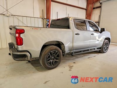 Trzecie zdjęcie samochodu z tyłu: 2025 CHEVROLET SILVERADO K1500 CUSTOM VIN:1GCPKBEK2SZ258226 - miniatura