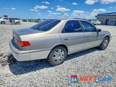 Trzecie zdjęcie samochodu z tyłu: 2001 TOYOTA CAMRY LE VIN:JT2BG28KX10539404 - miniatura