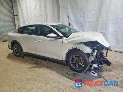 Czwarte zdjęcie samochodu z boku: 2025 KIA K4 LXS VIN:3KPFT4DE7SE092202 - miniatura