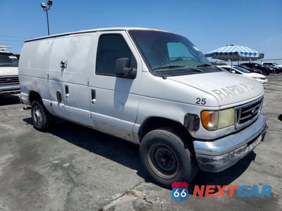 Czwarte zdjęcie samochodu z boku: 2003 FORD E350 DELIVERY VAN VIN:1FTSE34LX3HB98513 - miniatura