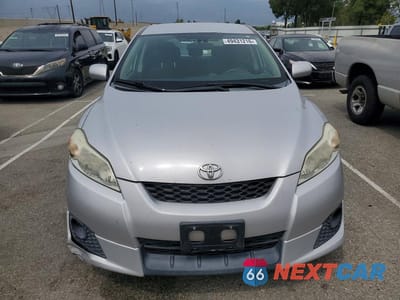 Piąte zdjęcie samochodu w środku: 2010 TOYOTA MATRIX BASE VIN:2T1KU4EEXAC480239 - miniatura