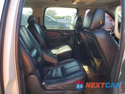 Zdjęcie 11 z 13 samochodu: 2008 GMC YUKON XL DENALI VIN:1GKFK668X8J188122 - miniatura