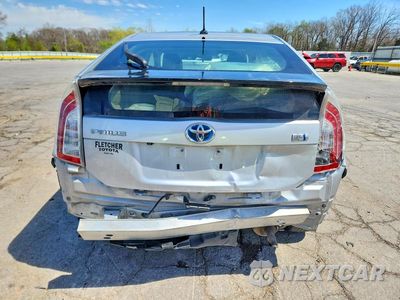 Zdjęcie 6 z 14 samochodu: 2012 TOYOTA PRIUS THREE VIN:JTDKN3DU3C5477571 - miniatura