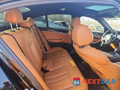 Zdjęcie 10 z 13 samochodu: 2020 BMW 530 XI VIN:WBAJR7C02LBP96478 - miniatura