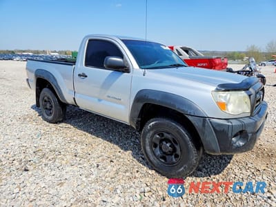 Czwarte zdjęcie samochodu z boku: 2008 TOYOTA TACOMA DELUXE VIN:5TEPX42N28Z475655 - miniatura