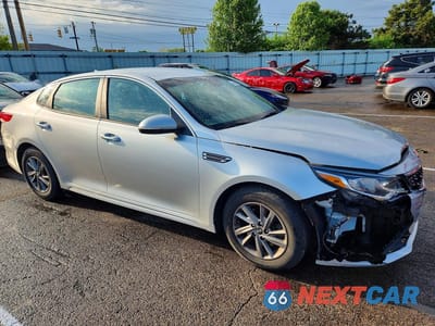 Czwarte zdjęcie samochodu z boku: 2020 KIA OPTIMA LX VIN:5XXGT4L37LG420585 - miniatura