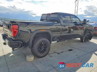 Trzecie zdjęcie samochodu z tyłu: 2026 GMC SIERRA K3500 DENALI ULTIMATE VIN:1GT4UYEY2TF203816 - miniatura