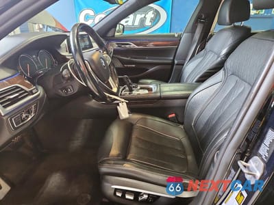 Zdjęcie 7 z 12 samochodu: 2017 BMW 750 XI VIN:WBA7F2C58HG422064 - miniatura