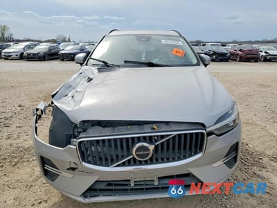 Piąte zdjęcie samochodu w środku: 2022 VOLVO XC60 B5 MOMENTUM VIN:YV4L12RK4N1064888 - miniatura