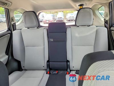 Zdjęcie 10 z 13 samochodu: 2018 TOYOTA RAV4 HYBRID XLE VIN:JTMRJREV1JD157706 - miniatura