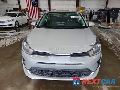 Piąte zdjęcie samochodu w środku: 2023 KIA RIO LX VIN:3KPA24AD6PE627150 - miniatura