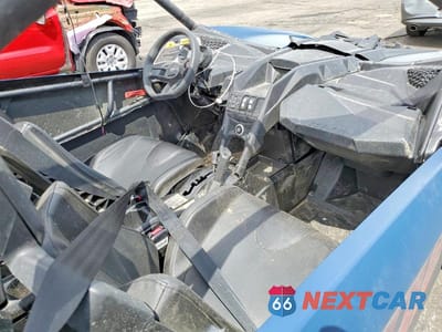 Piąte zdjęcie samochodu w środku: 2026 CAN-AM MAVERICK X3 UTILITY VEHICLE VIN:3JBVMAY44TE002338 - miniatura