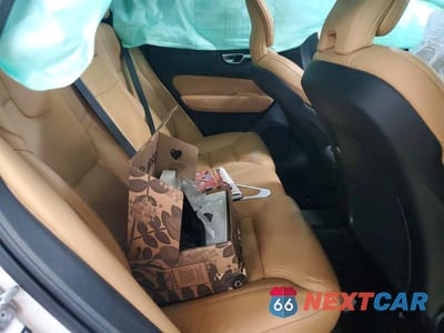 Zdjęcie 11 z 13 samochodu: 2021 VOLVO XC60 T5 INSCRIPTION VIN:YV4102RL1M1886372 - miniatura