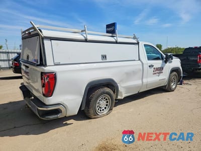 Trzecie zdjęcie samochodu z tyłu: 2021 GMC SIERRA C1500 VIN:3GTN8AEH4MG393361 - miniatura
