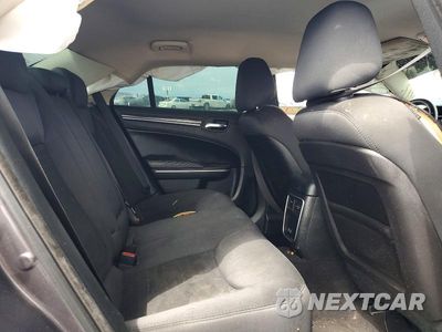 Zdjęcie 10 z 12 samochodu: 2019 CHRYSLER 300 TOURING VIN:2C3CCARG6KH538344 - miniatura