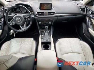 Zdjęcie 8 z 12 samochodu: 2017 MAZDA 3 GRAND TOURING VIN:3MZBN1M38HM151615 - miniatura