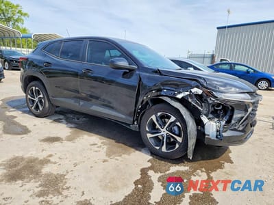 Czwarte zdjęcie samochodu z boku: 2026 CHEVROLET TRAX 1RS VIN:KL77LGEP8TC022168 - miniatura