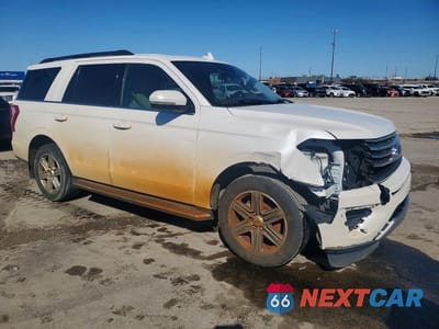 Czwarte zdjęcie samochodu z boku: 2019 FORD EXPEDITION XLT VIN:1FMJU1JT5KEA53219 - miniatura