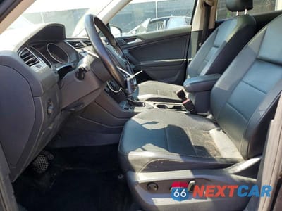 Zdjęcie 7 z 13 samochodu: 2018 VOLKSWAGEN TIGUAN SE VIN:3VV2B7AX2JM191508 - miniatura