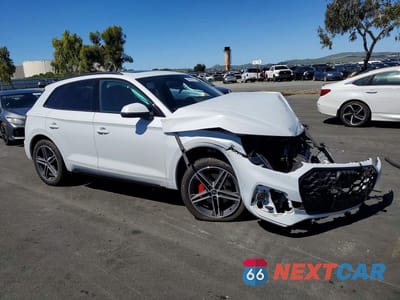 Czwarte zdjęcie samochodu z boku: 2025 AUDI Q5 E PREMIUM PLUS 55 VIN:WA1E2AFY0S2019605 - miniatura