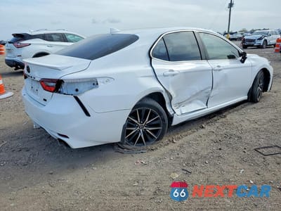 Trzecie zdjęcie samochodu z tyłu: 2023 TOYOTA CAMRY SE VIN:4T1G11AKXPU773932 - miniatura