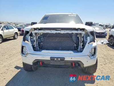 Piąte zdjęcie samochodu w środku: 2019 GMC SIERRA K1500 AT4 VIN:3GTP9EEL9KG127459 - miniatura