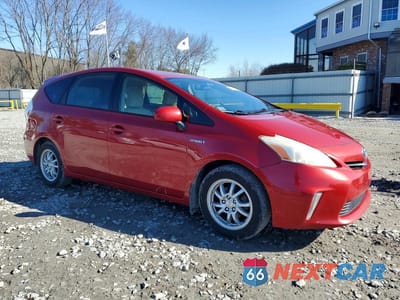 Czwarte zdjęcie samochodu z boku: 2013 TOYOTA PRIUS V THREE VIN:JTDZN3EU4D3223751 - miniatura