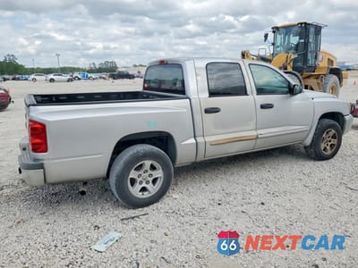 Trzecie zdjęcie samochodu z tyłu: 2005 DODGE DAKOTA QUAD SLT VIN:1D7HE48NX5S318009 - miniatura