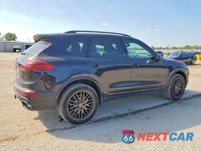 Trzecie zdjęcie samochodu z tyłu: 2017 PORSCHE CAYENNE VIN:WP1AA2A2XHKA87465 - miniatura