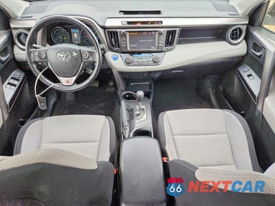 Zdjęcie 8 z 13 samochodu: 2017 TOYOTA RAV4 HYBRID XLE VIN:JTMRJREV9HD071764 - miniatura