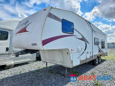 Drugie zdjęcie samochodu z przodu: 2005 KEYSTONE LAREDO CAMPER VIN:4YDF29R205J460433 - miniatura