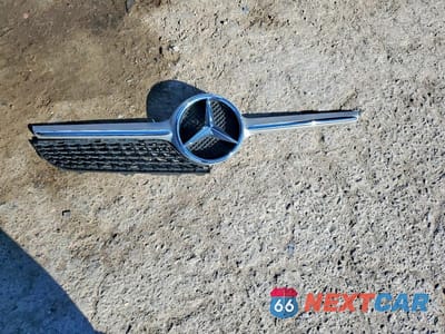 Zdjęcie 12 z 12 samochodu: 2019 MERCEDES-BENZ CLA 250 VIN:WDDSJ4EB0KN763445 - miniatura